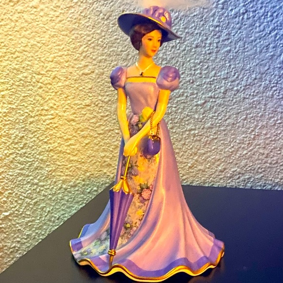 The Bradford Exchange lady figurine collectible BELL - Picture 1 of 4